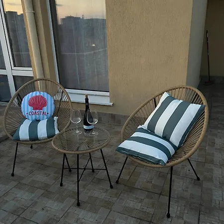 Spacious 2-bedroom Oasis In Lejlighed