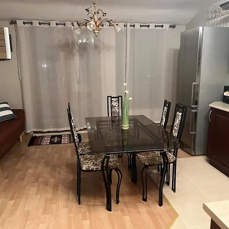 Lejlighed Spacious 2-bedroom Oasis In Varna
